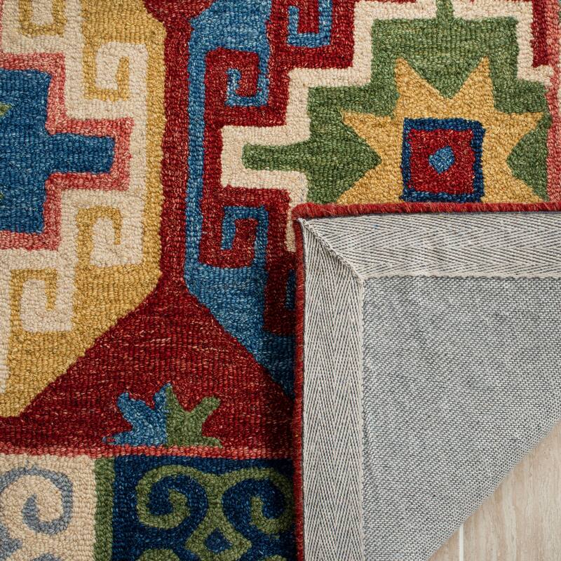 SAFAVIEH Handmade Aspen Cheridwen & Eclectic Tribal Wool Rug