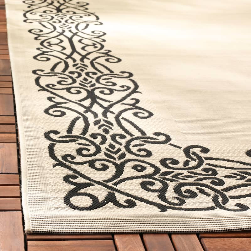 SAFAVIEH Courtyard Marylou Waterproof Patio Backyard Rug