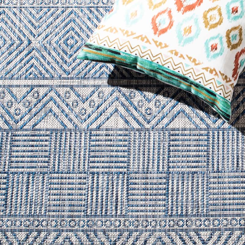 SAFAVIEH Courtyard Zorana Indoor/ Outdoor Waterproof Patio Backyard Rug