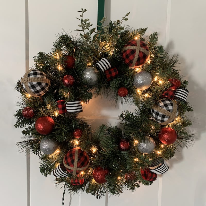Mixed Beaver Pine Artificial Christmas Wreath 24-Inch Clear Lights - 24"