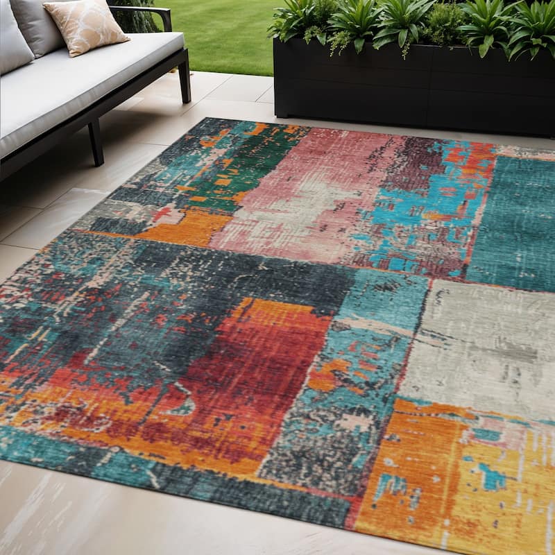 HomeRoots Abstract Transitional Rectangle Outdoor Rug - 5' X 8'