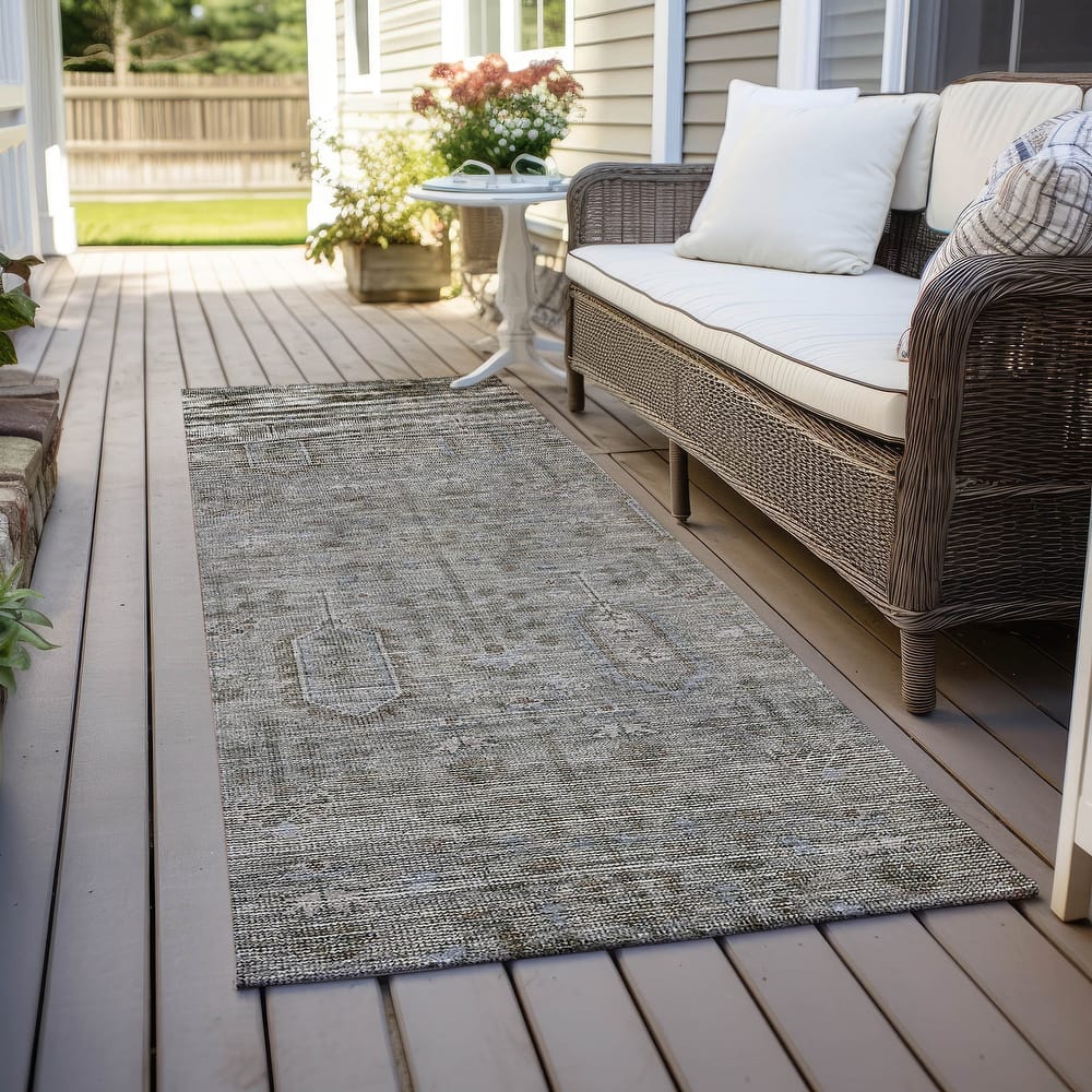 Machine Washable Indoor/ Outdoor Chantille Distressed Traditional Rug