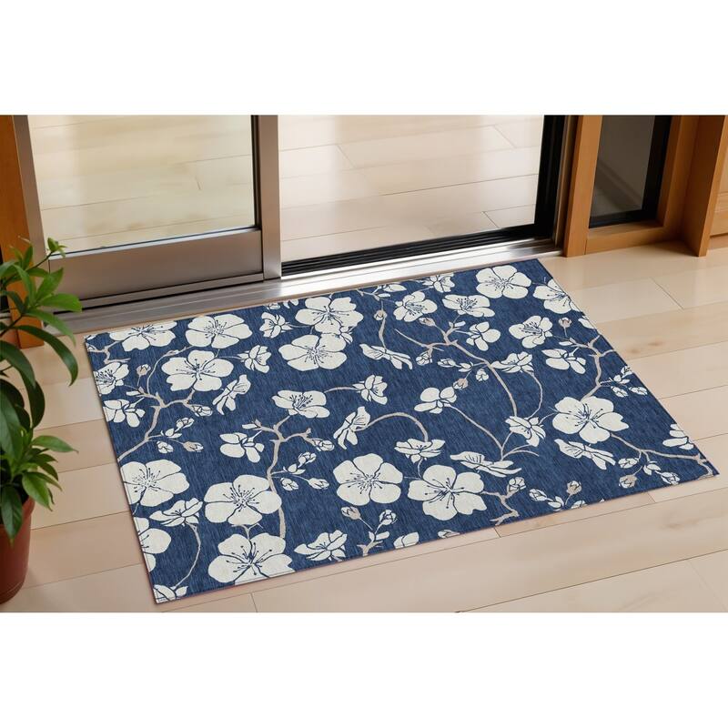 HomeRoots Floral Transitional Rectangle Outdoor Rug - 3' x 5'