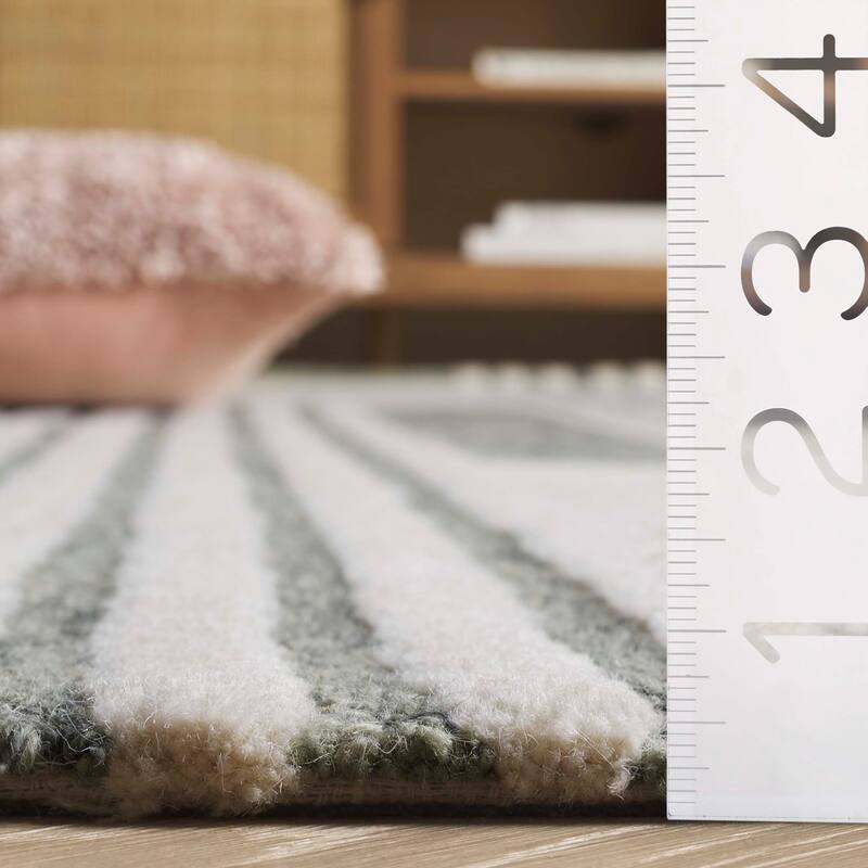 SAFAVIEH Handmade Metro Freja Wool Rug