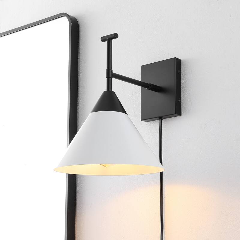 SAFAVIEH Carline 13-inch Plug-In Wall Sconce with LED Bulb - 9.5 In. W x 12.5 D In. x 12 In. H - 10Wx13Dx12H