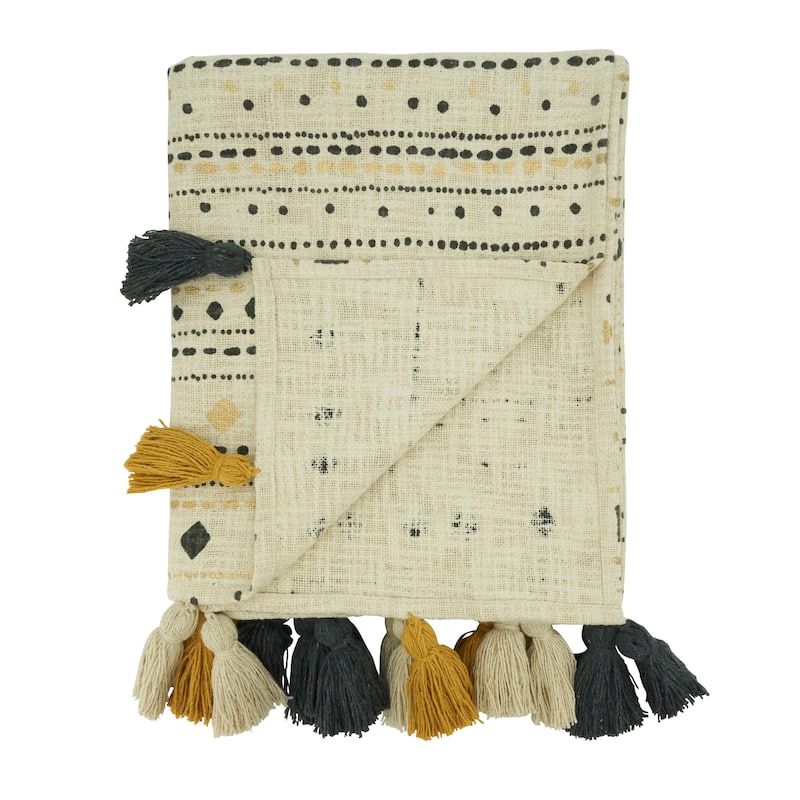Throw Blanket With Printed Diamond Dash Design