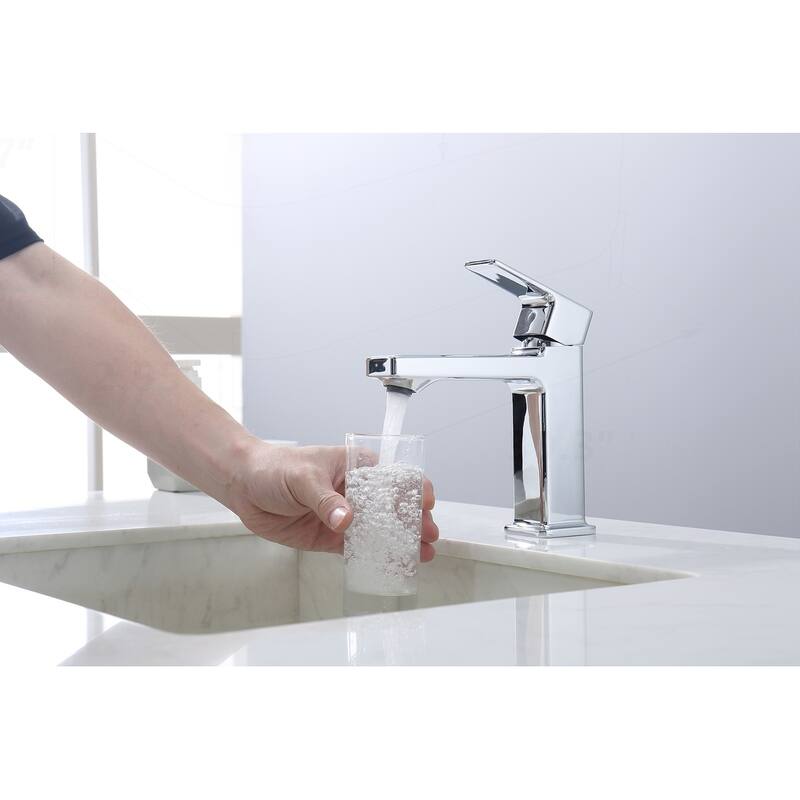 Chrome Single Hole Bathroom Faucet