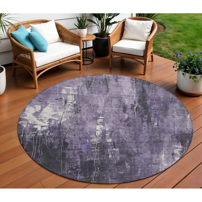 HomeRoots Abstract Transitional Rectangle Outdoor Rug - 8' Round