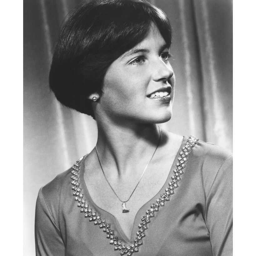 1976 Olympic Gold Medalist Dorothy Hamill Skated As The Star Of Ice Capades From 1977 84 History Overstock 24366165
