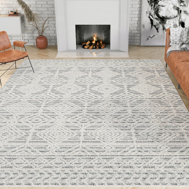 Monique Moroccan Diamond Indoor Area Rug - 5'3'' x 7'3'' - Gray/Cream