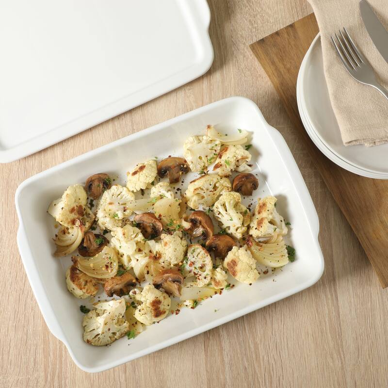 Gibson Home Gracious Dining 2.6Qt with Lid or 2.5Qt White Stoneware Baking Dish with Multi-Purpose Lid - Rectangular