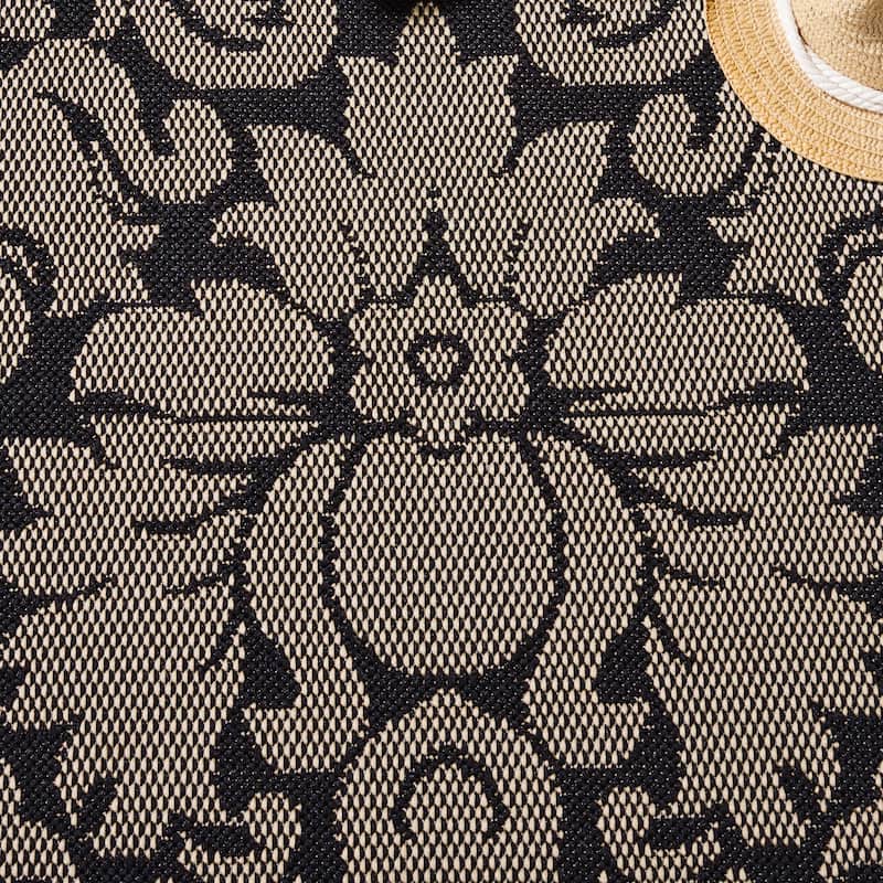 SAFAVIEH Courtyard Peggie Indoor/ Outdoor Patio Backyard Rug