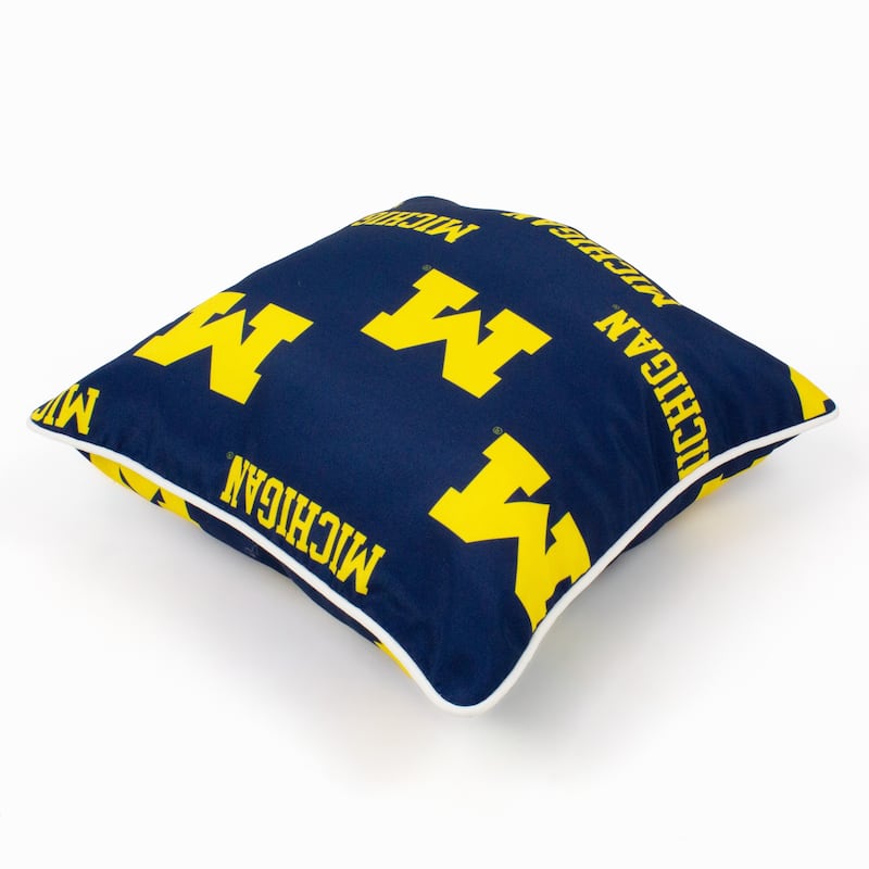 Michigan Wolverines Indoor / Outdoor Decorative Pillow Pair - (2) 16" x 16" Pillows