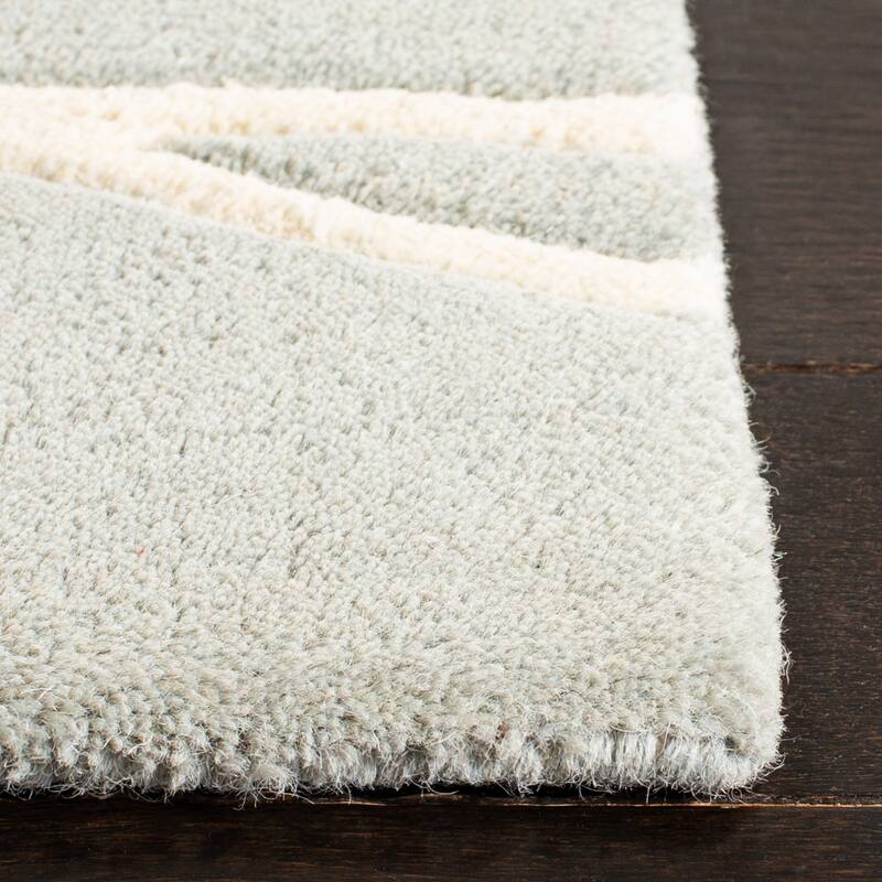 SAFAVIEH Handmade Soho Chelsey Floral N.Z. Wool Rug