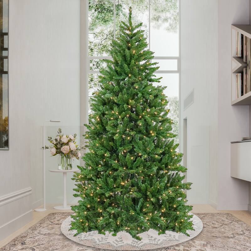 National Tree Company 7.5 ft. Chesterfield Spruce Hinged Tree with 600 Clear Lights - 7.5 Foot