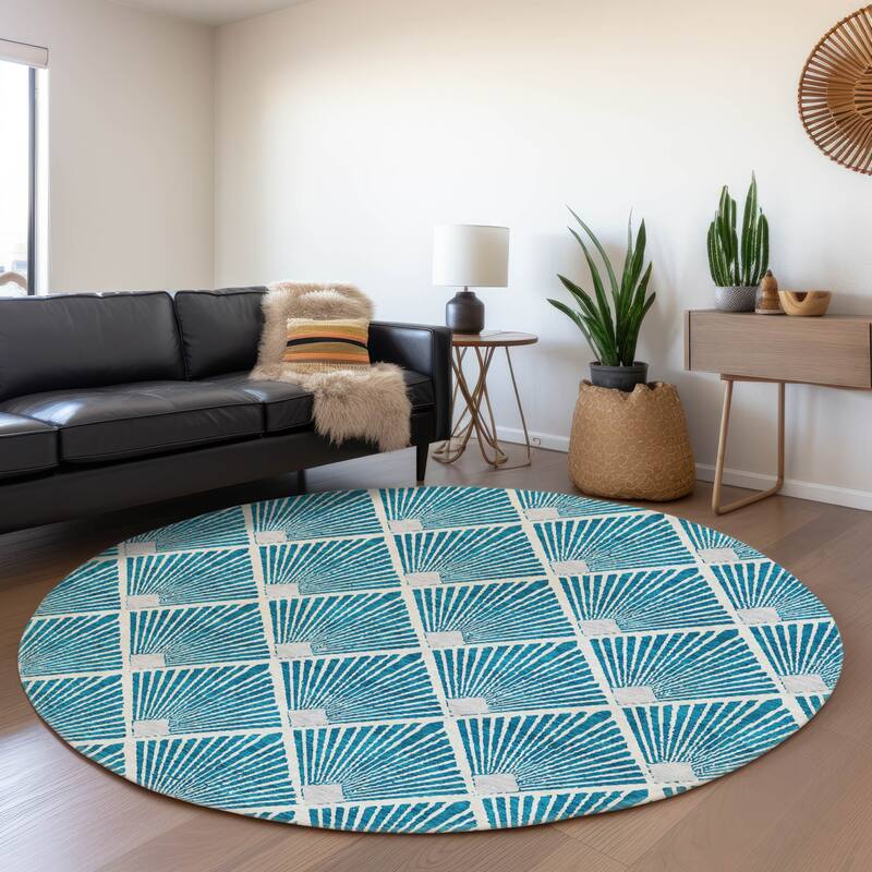 Machine Washable Indoor/ Outdoor Chantille Modern Shells Rug