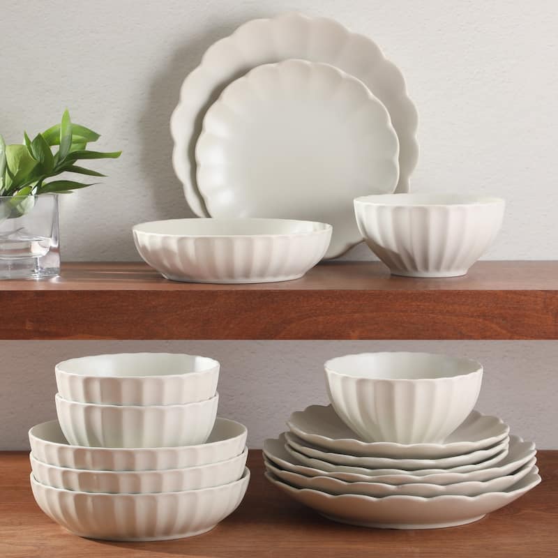 Gibson Elite Malibu Shore 16 Piece Scallop Stoneware Reactive Glaze (Service for 4) Ceramic Plates and Bowls Dinnerware Set