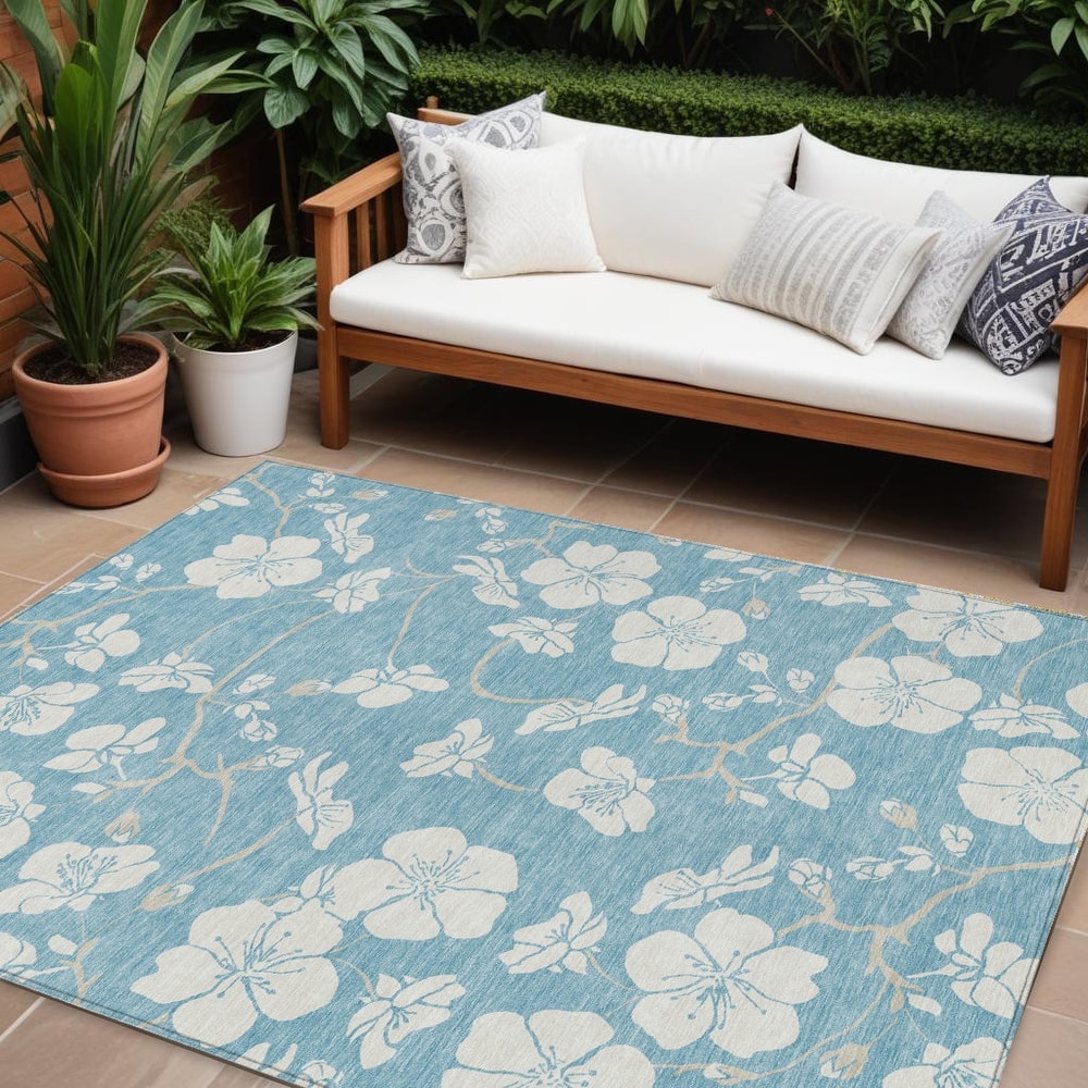 HomeRoots Floral Transitional Rectangle Outdoor Rug