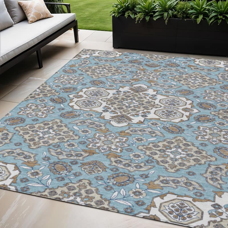 HomeRoots Medallion Traditional Rectangle Outdoor Rug - 5' X 8'
