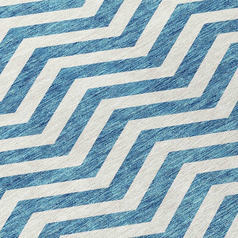Machine Washable Indoor/ Outdoor Chantille Chevron Stripe Rug