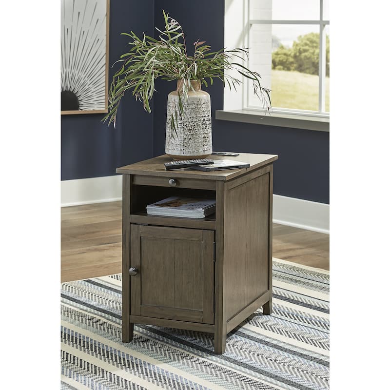 Signature Design by Ashley Treytown Chairside End Table - 16"W x 24"D x 24"H