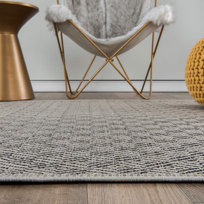 Geometric Border Indoor/Outdoor Area Rug