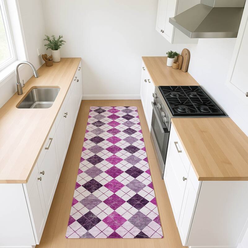 Machine Washable Indoor/ Outdoor Modern Argyle Chantille Rug