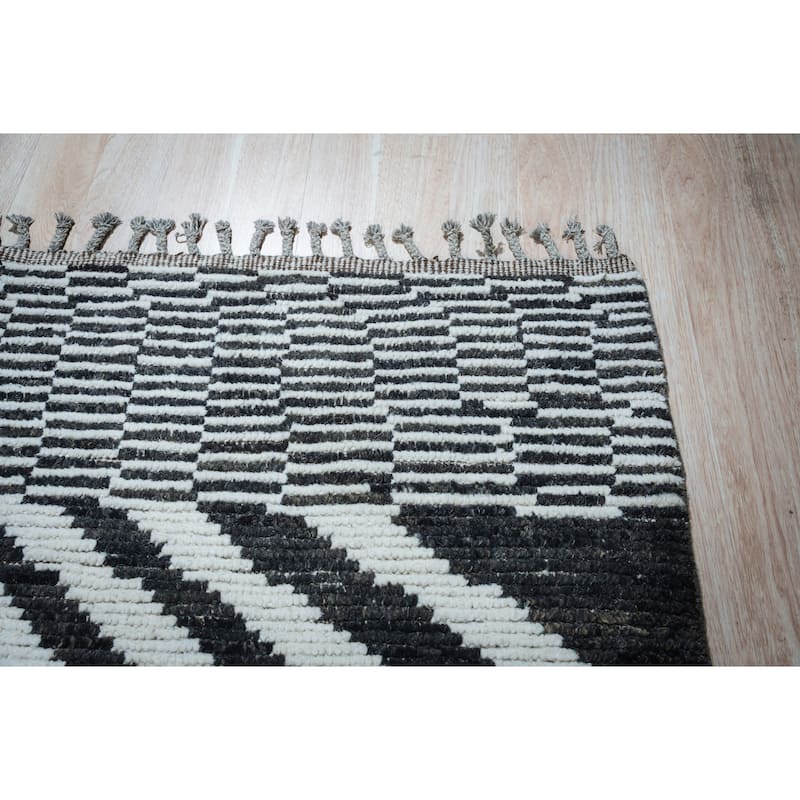 Home Decor Black Hand-Knotted Wool Contemporary Marrakech Handspun Area Rug. Elegant and Durable Rug for Living Room, Bedroom