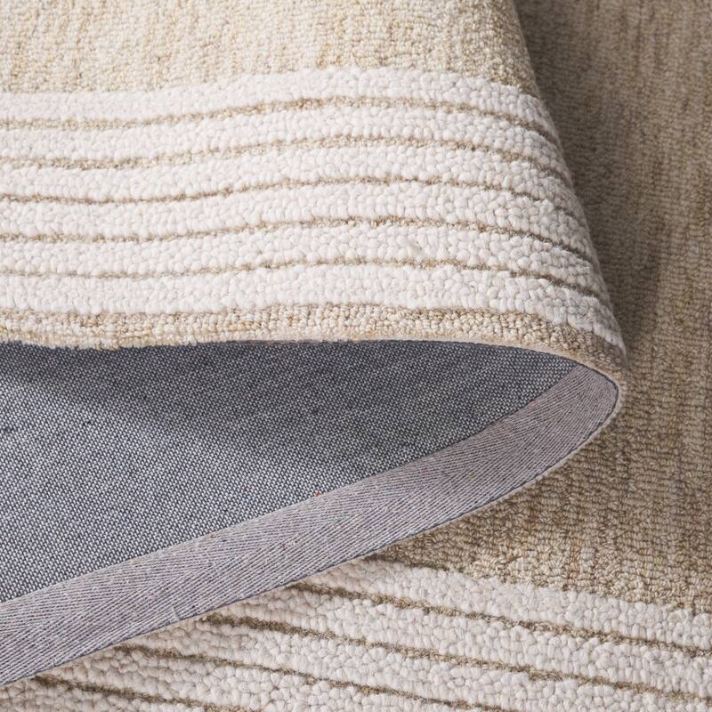 SAFAVIEH Handmade Ebony Cana Border Wool Rug