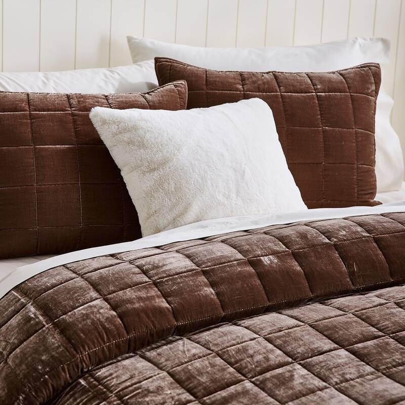 Splendid Maddie Soft Velvet Feel 3-Piece Quilt Set