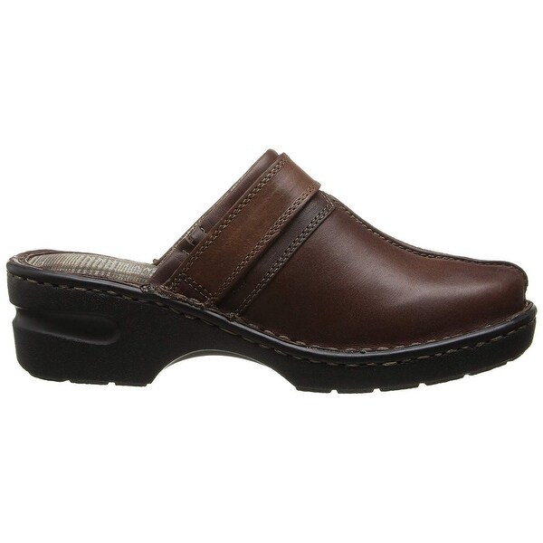 eastland women's clogs
