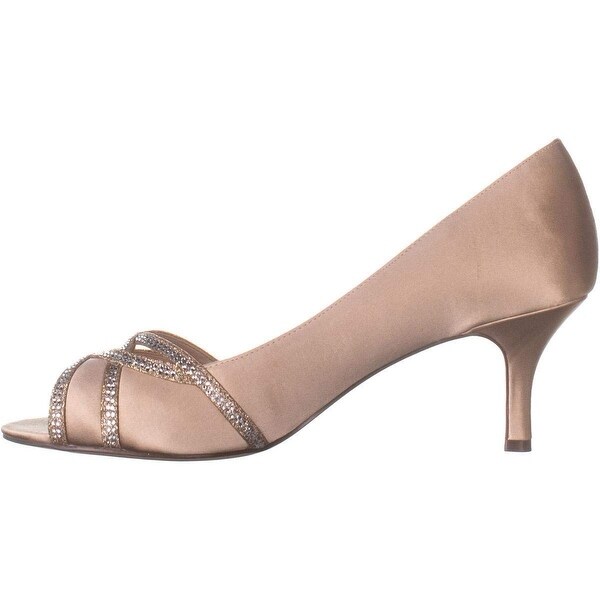 nina manon pump
