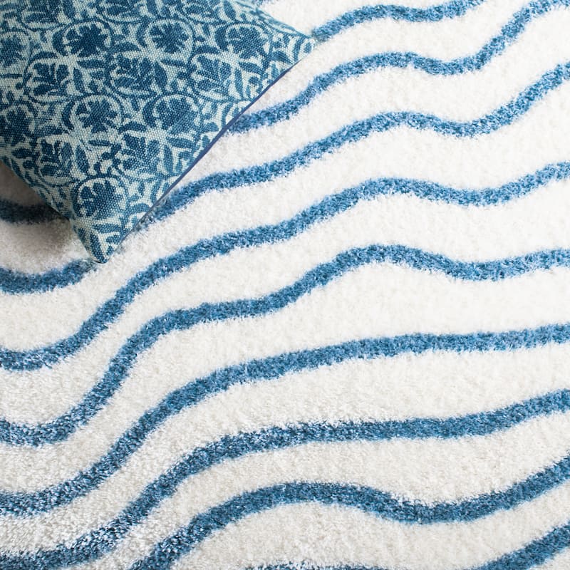 SAFAVIEH Tahoe Rica Shag Modern Stripe 1.2-inch Thick Rug