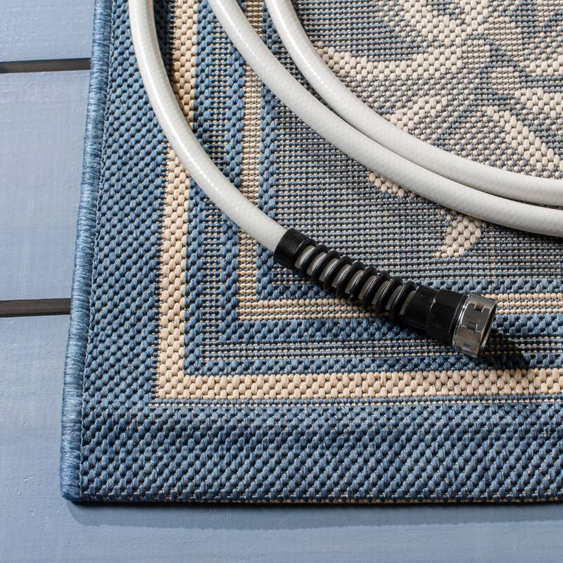 SAFAVIEH Courtyard Merilin Indoor/ Outdoor Geometric Area Rug