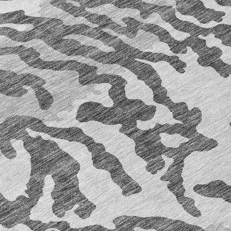 Machine Washable Indoor/ Outdoor Chantille Abstract Animal Print Rug
