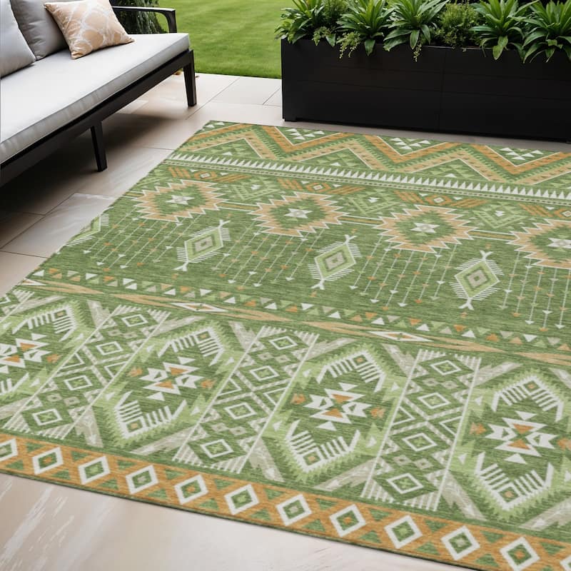 HomeRoots Aztec Transitional Rectangle Outdoor Rug - 5' X 8'
