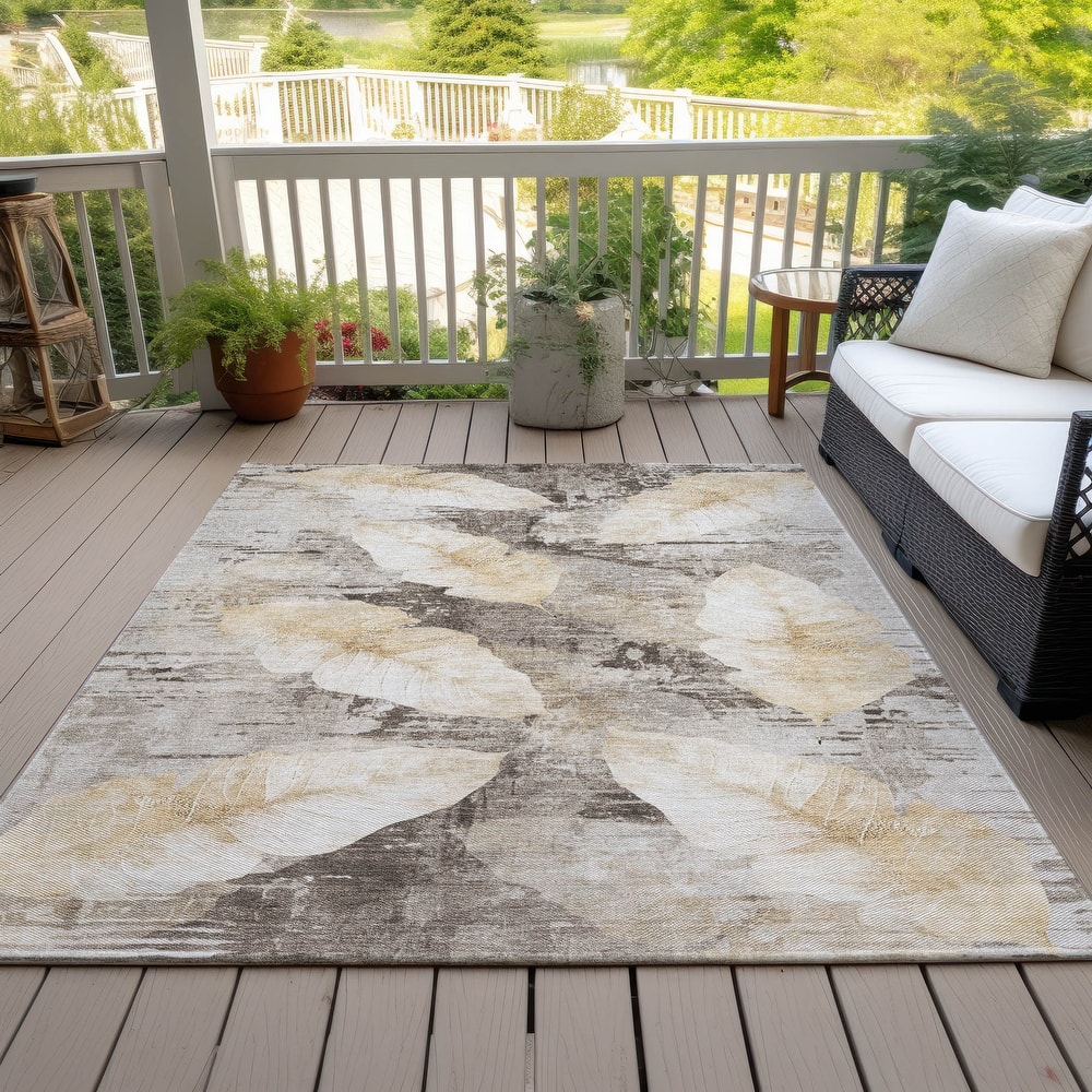 Machine Washable Indoor/Outdoor Modern Leaf Chantille Rug