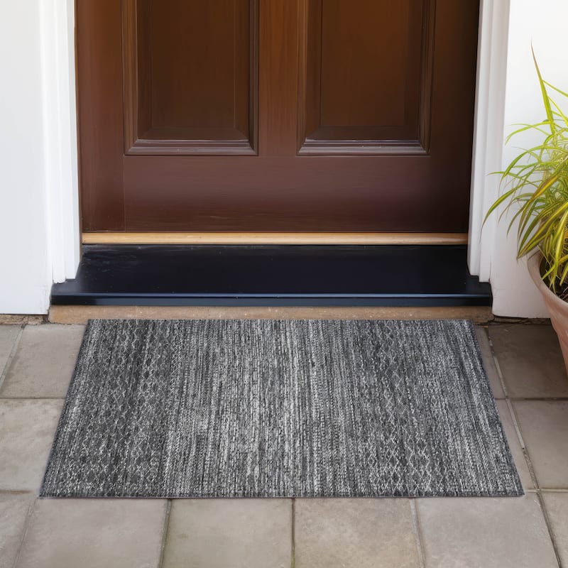 Machine Washable Indoor/Outdoor Modern Trellis Chantille Rug - Charcoal - 1'8" x 2'6"