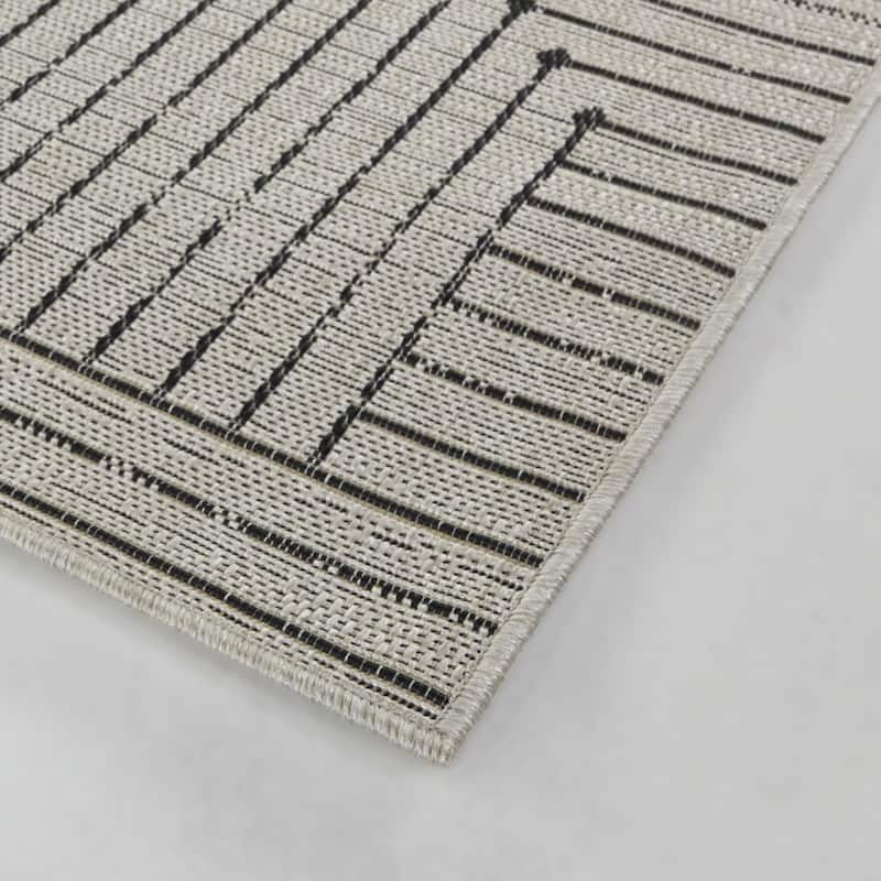 Dorianne Modern Recycled Indoor/Outdoor Area Rug