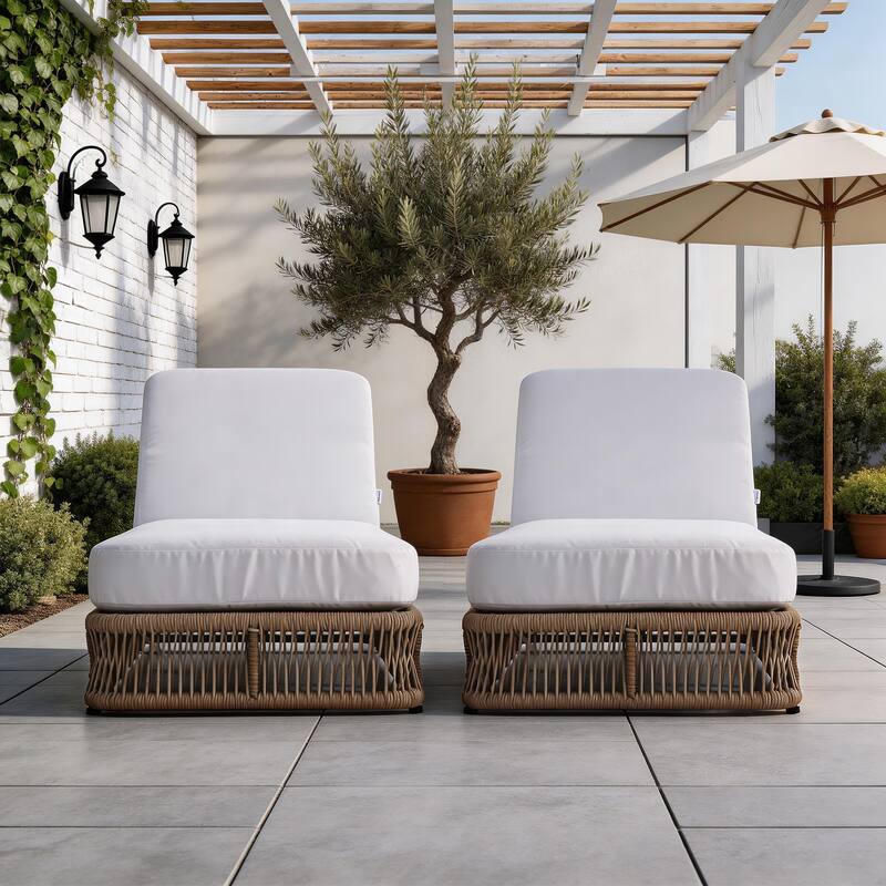 Set of 2 Woven Rattan Outdoor Chaise Lounge With Cushion