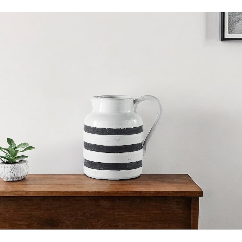 HomeRoots 7" Blue And White Cylinder Ceramic Urns Jars