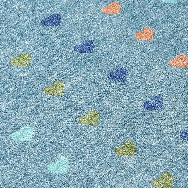 Machine Washable Indoor/ Outdoor Modern Hearts Chantille Rug