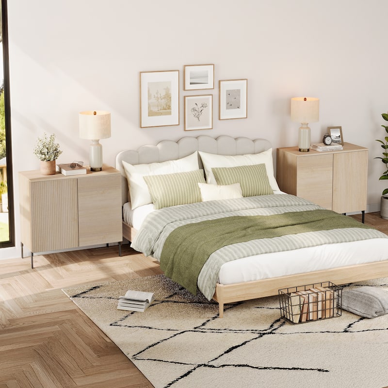 Modern Minimalist Wood Nightstand With Doors ,31.5" End Table,Reeded Design Bedside Table