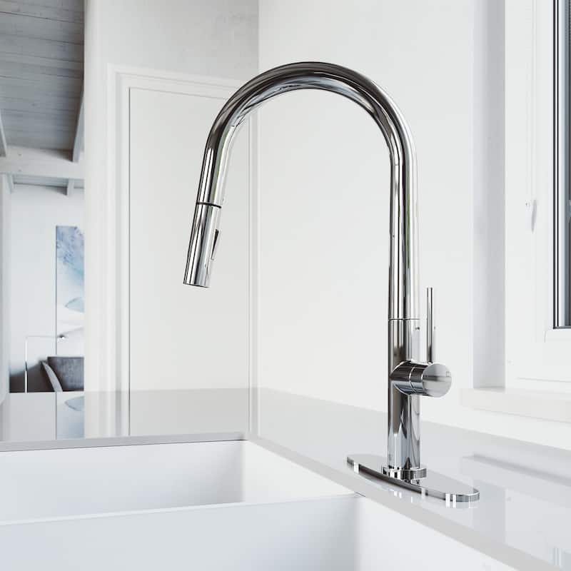 VIGO Greenwich Pull-Down Spray Kitchen Faucet - Faucet With Deck Plate - Chrome