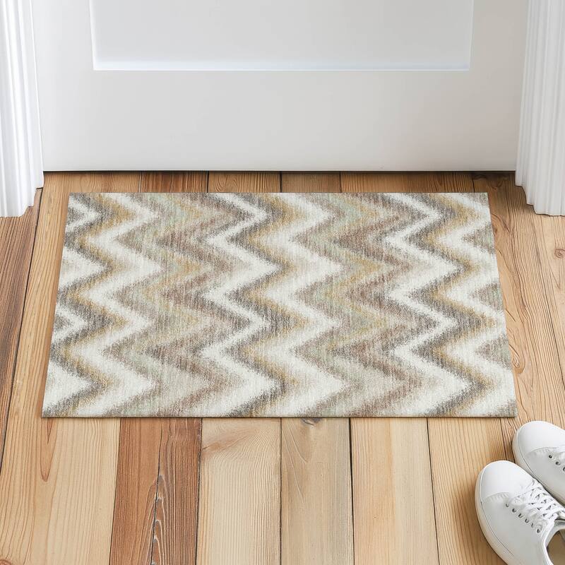Machine Washable Indoor/ Outdoor Modern Chevron Chantille Rug
