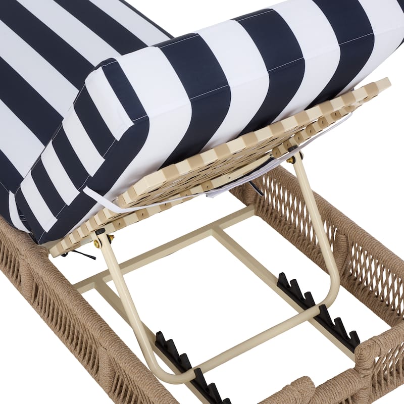 SAFAVIEH Outdoor Tinna Sun Lounger - 75"W x 25"D x 13"H