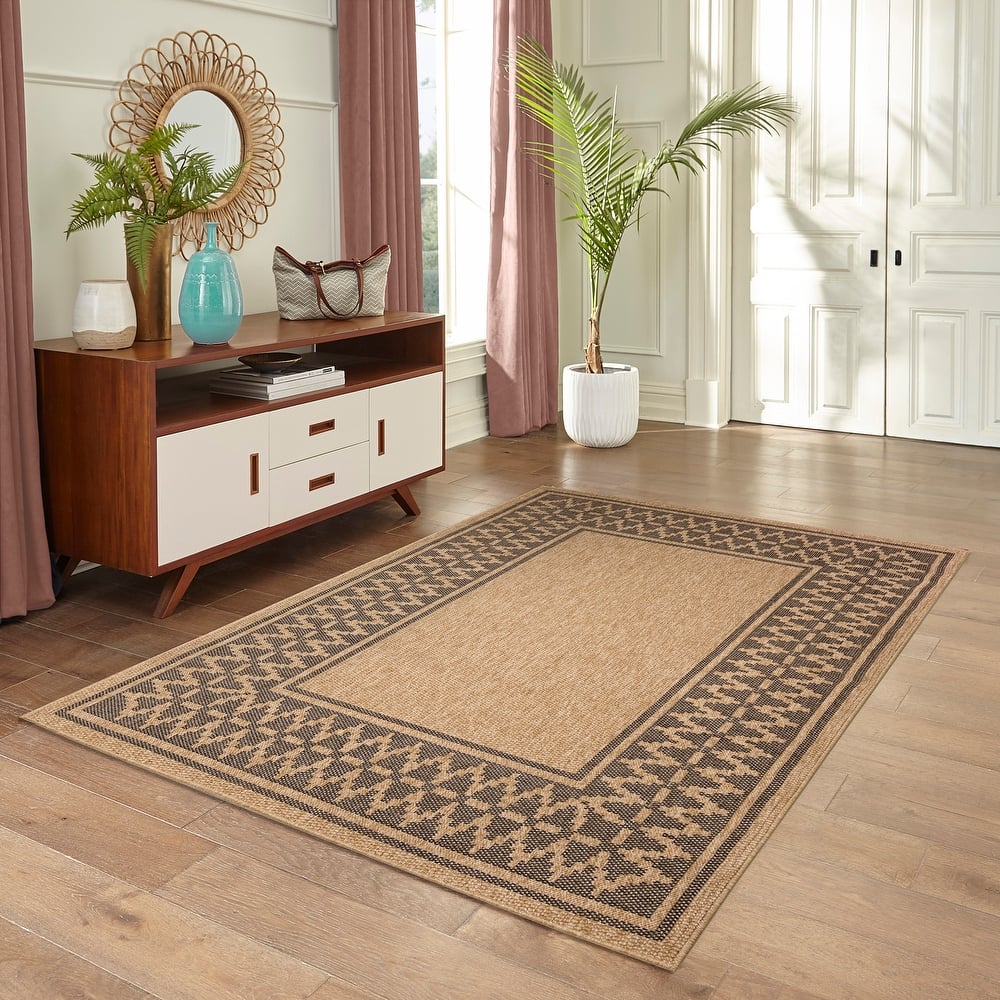 Liora Manne Sahara Diamond Border Indoor/Outdoor Rug