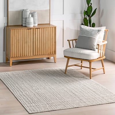 Nuloom Cortney Casual Wavy Striped Area Rug