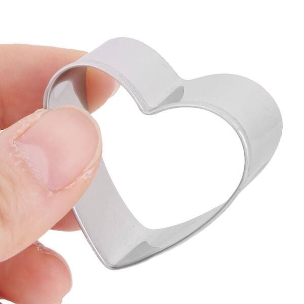 https://ak1.ostkcdn.com/images/products/is/images/direct/1684877f0d9f6f4dcc86823bd2442d811c2a3fc8/Metal-Star-Heart-Round-Shaped-Pastry-DIY-Cookie-Baking-Mold-Silver-Tone-12-in-1.jpg?impolicy=medium