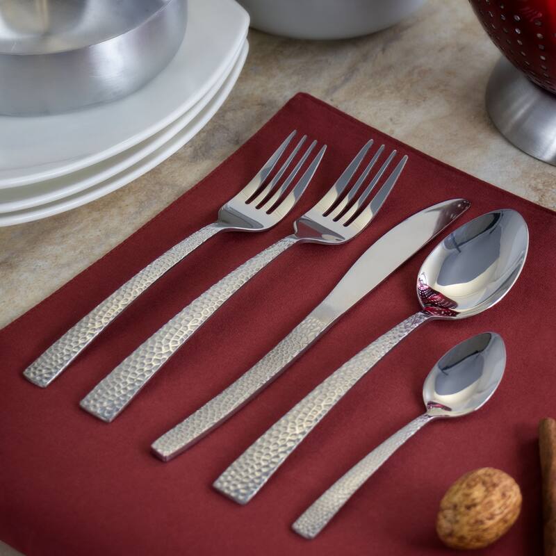 Daisy 20 Piece Hammered Design Stainless Steel Silverware Set in Silver